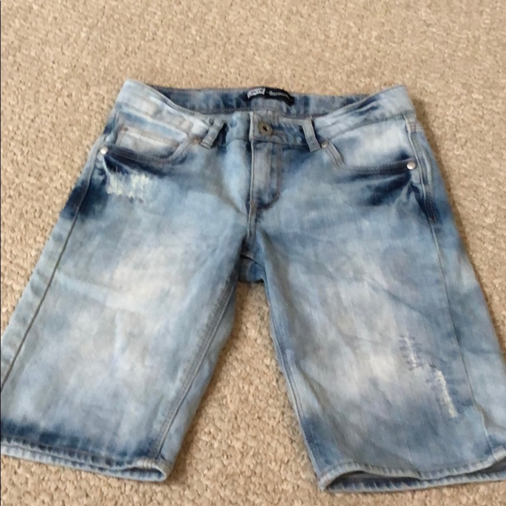 Girls Levi’s whitewashed denim Bermuda shorts